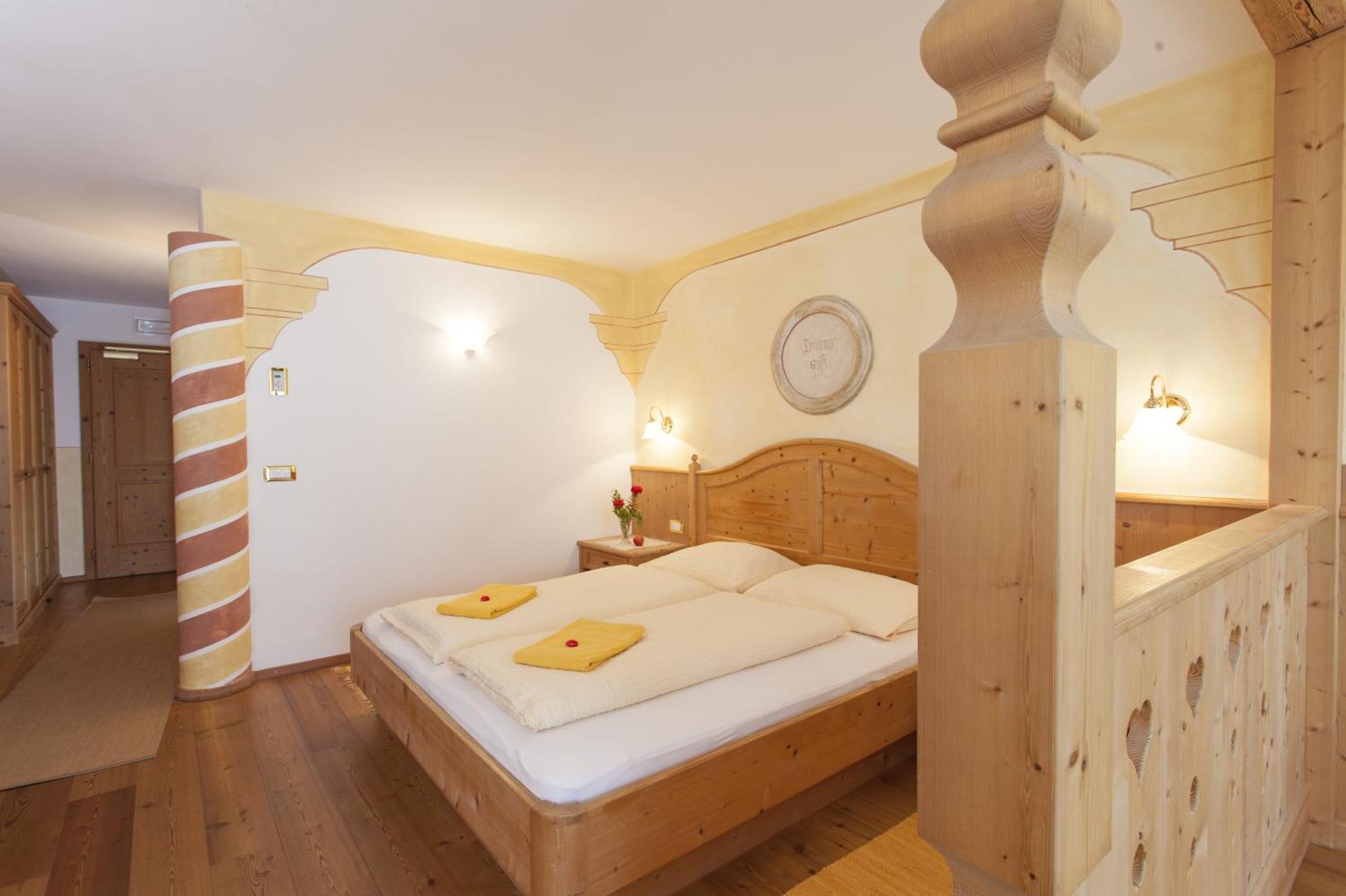 Landhotel Tharerwirt Olang Zimmer foto